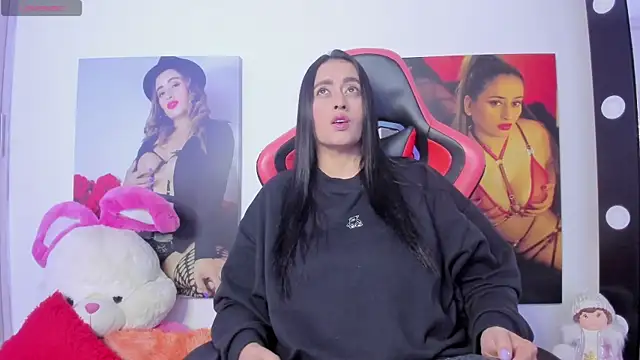 vaiolet triana online show from March 2025 01:40:01 PM