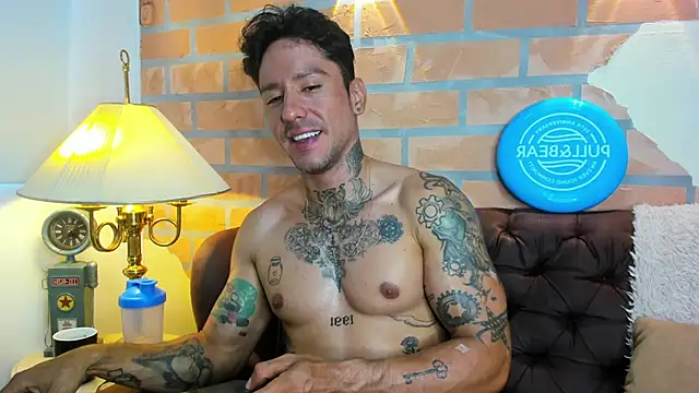 Snapshot of Dylanstonne chatting on March 2025 01:48:01 PM Dylanstonne online show from March 2025 01:48:01 PM