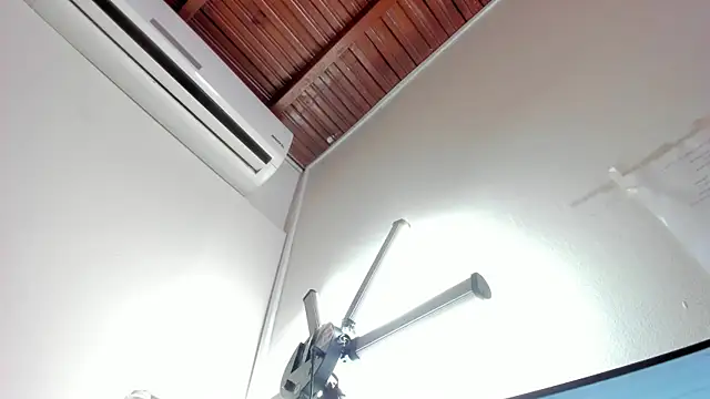 Aleja arango1 online show from October 2025 10:21:02 PM