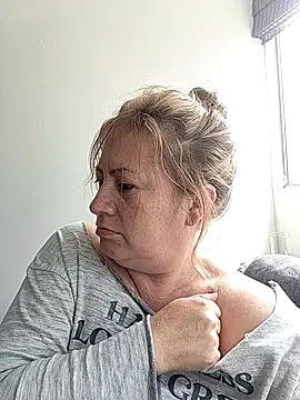 MonyCassius online show from April 2026 02:38:01 PM