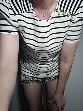 NEW CRYSTAL online show from November 2025 08:57:01 AM