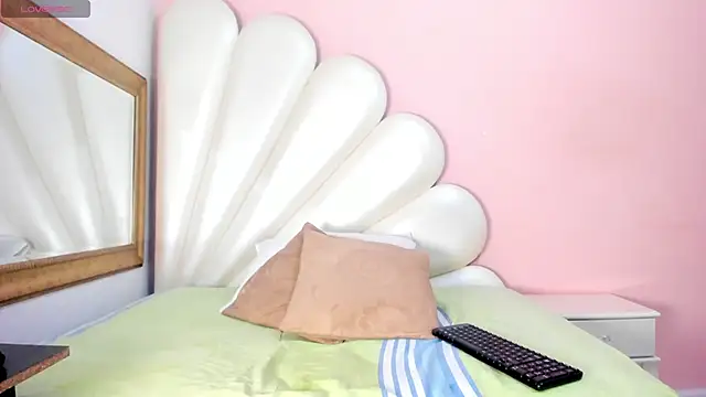 Ally Parkeer  online show from February 2025 05:36:02 PM