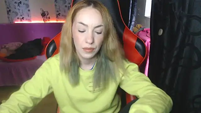 LetsGetMessyBBy online show from December 2024 10:18:01 AM
