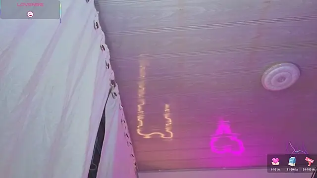 Laylafoxy tay online show from November 2025 04:01:01 AM