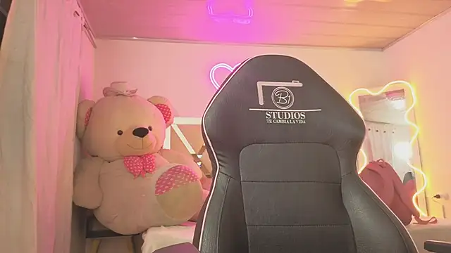 Laylafoxy tay online show from January 2026 03:10:01 AM