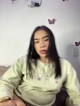 Snapshot of Im_Valen_Cute chatting on December 2024 12:35:02 AM Im Valen Cute online show from December 2024 12:35:02 AM