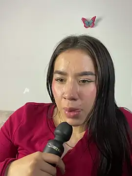 Snapshot of Im_Valen_Cute chatting on January 2025 02:42:01 AM Im Valen Cute online show from January 2025 02:42:01 AM