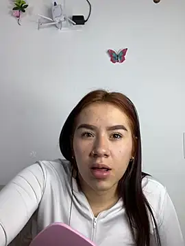 Snapshot of Im_Valen_Cute chatting on January 2025 11:21:01 PM Im Valen Cute online show from January 2025 11:21:01 PM