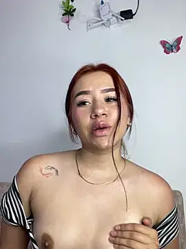 Snapshot of Im_Valen_Cute chatting on January 2025 02:40:02 AM Im Valen Cute online show from January 2025 02:40:02 AM