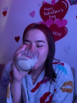 Snapshot of Im_Valen_Cute chatting on February 2025 02:30:01 AM Im Valen Cute online show from February 2025 02:30:01 AM