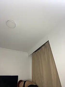 Snapshot of Im_Valen_Cute chatting on February 2025 11:25:02 PM Im Valen Cute online show from February 2025 11:25:02 PM