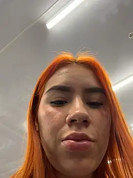 Snapshot of Im_Valen_Cute chatting on February 2025 10:07:02 PM Im Valen Cute online show from February 2025 10:07:02 PM