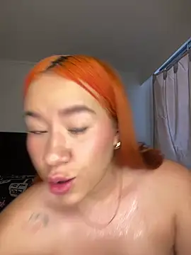 Snapshot of Im_Valen_Cute chatting on March 2025 08:27:01 PM Im Valen Cute online show from March 2025 08:27:01 PM