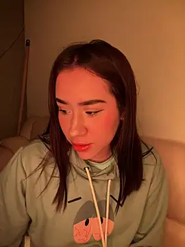 Snapshot of Im_Valen_Cute chatting on September 2025 02:24:01 AM Im Valen Cute online show from September 2025 02:24:01 AM