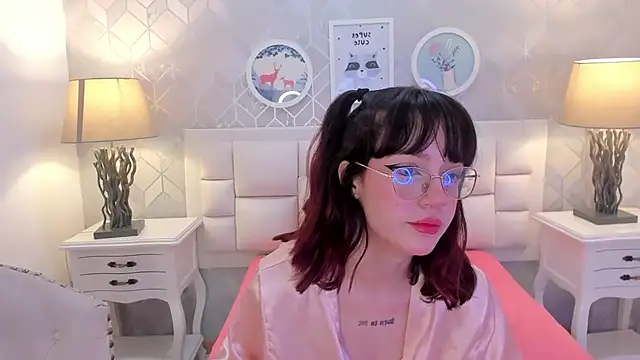 Snapshot of Nastya_Fantasy chatting on January 2025 05:17:02 PM Nastya Fantasy online show from January 2025 05:17:02 PM