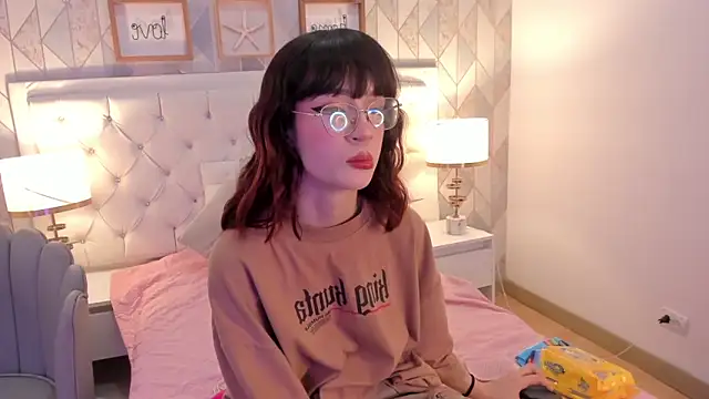 Snapshot of Nastya_Fantasy chatting on January 2025 07:24:01 PM Nastya Fantasy online show from January 2025 07:24:01 PM