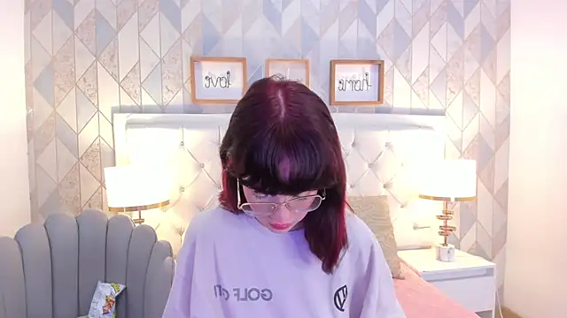 Snapshot of Nastya_Fantasy chatting on February 2025 07:31:02 PM Nastya Fantasy online show from February 2025 07:31:02 PM