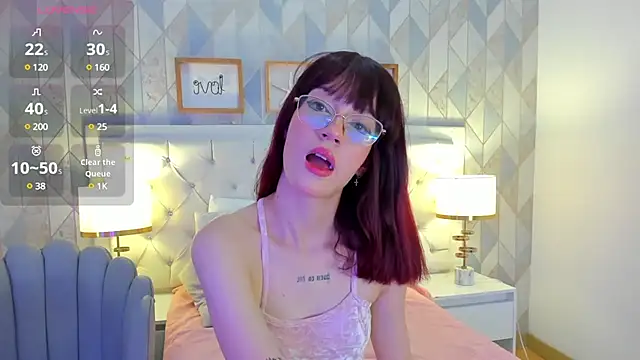 Snapshot of Nastya_Fantasy chatting on February 2025 07:17:01 PM Nastya Fantasy online show from February 2025 07:17:01 PM