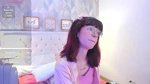 Snapshot of Nastya_Fantasy chatting on February 2025 10:26:01 PM Nastya Fantasy online show from February 2025 10:26:01 PM