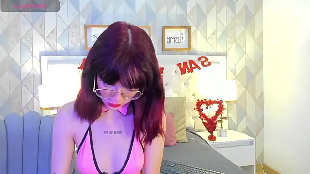 Snapshot of Nastya_Fantasy chatting on February 2025 07:21:01 PM Nastya Fantasy online show from February 2025 07:21:01 PM
