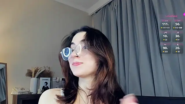 DracosMoon online show from November 2025 07:08:02 AM