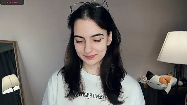 DracosMoon online show from December 2025 07:03:01 AM