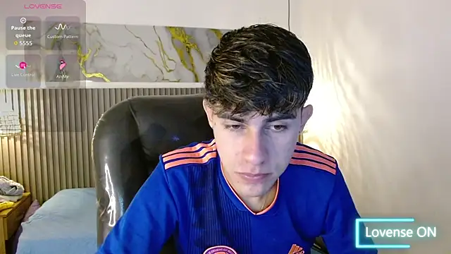 Dyla n18 online show from November 2025 07:35:02 PM