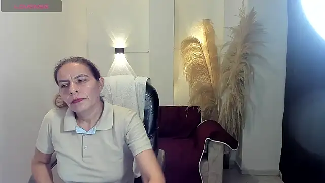Snapshot of Milf_karlye chatting on June 2026 02:03:01 AM Milf karlye online show from June 2026 02:03:01 AM