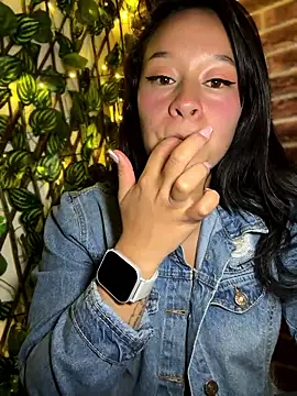 Liulee online show from March 2026 02:04:02 AM