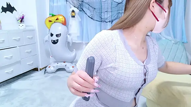 Snapshot of MAIKA_pyon chatting on October 2025 05:19:01 PM MAIKA pyon online show from October 2025 05:19:01 PM