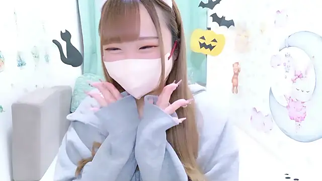 Snapshot of MAIKA_pyon chatting on November 2025 11:12:01 AM MAIKA pyon online show from November 2025 11:12:01 AM