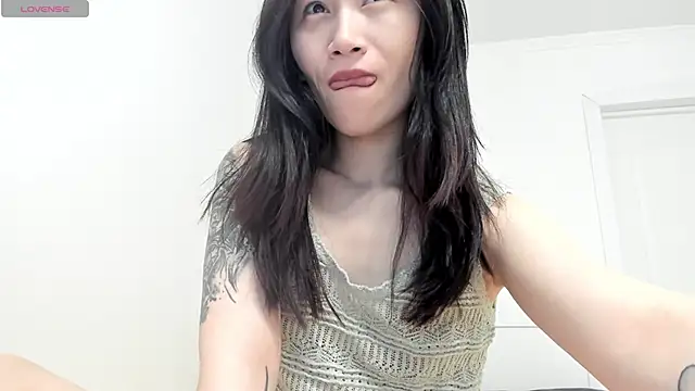 aenie online show from March 2025 04:58:01 AM