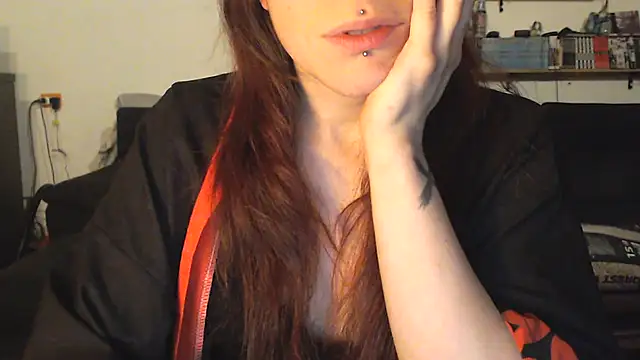 complicata mente online show from January 2025 09:30:02 PM