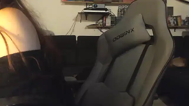 complicata mente online show from February 2025 07:09:02 AM