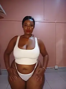 Luciouslips00 online show from June 2026 12:17:01 PM