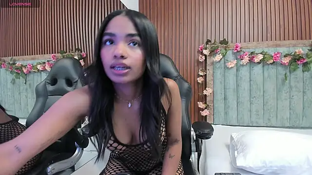 Lucy Frazier online show from December 2024 12:14:02 PM