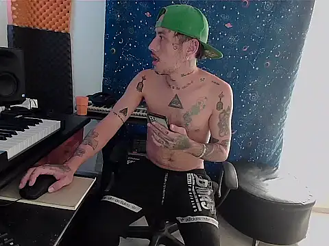 Snapshot of patrik_tattoo_ chatting on January 2025 05:56:01 PM patrik tattoo online show from January 2025 05:56:01 PM