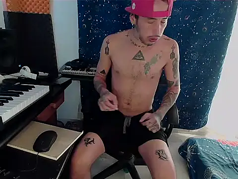 Snapshot of patrik_tattoo_ chatting on February 2025 03:50:01 PM patrik tattoo online show from February 2025 03:50:01 PM