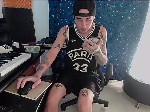 Snapshot of patrik_tattoo_ chatting on February 2025 08:26:02 PM patrik tattoo online show from February 2025 08:26:02 PM
