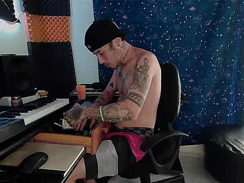 Snapshot of patrik_tattoo_ chatting on February 2025 08:11:02 PM patrik tattoo online show from February 2025 08:11:02 PM
