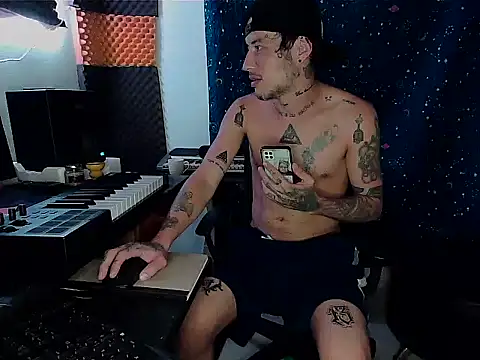 Snapshot of patrik_tattoo_ chatting on February 2025 04:03:02 AM patrik tattoo online show from February 2025 04:03:02 AM