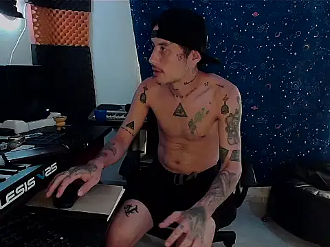 Snapshot of patrik_tattoo_ chatting on March 2025 09:59:02 PM patrik tattoo online show from March 2025 09:59:02 PM