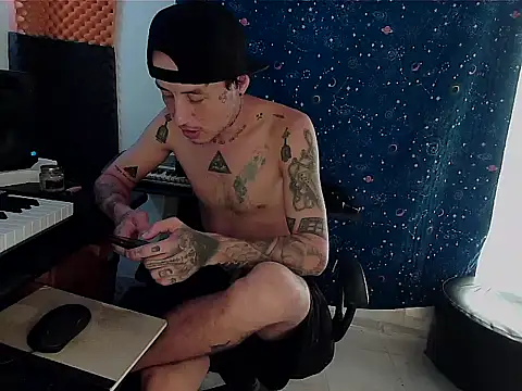 Snapshot of patrik_tattoo_ chatting on March 2025 07:24:02 PM patrik tattoo online show from March 2025 07:24:02 PM