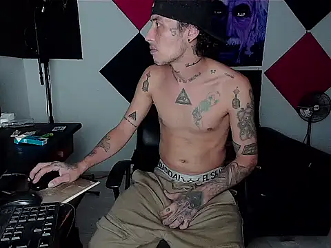 Snapshot of patrik_tattoo_ chatting on September 2025 05:01:02 AM patrik tattoo online show from September 2025 05:01:02 AM