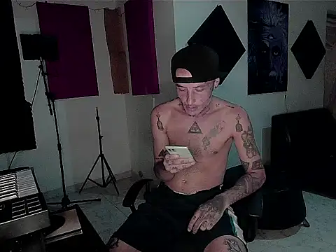 patrik tattoo  online show from November 2025 02:10:01 AM