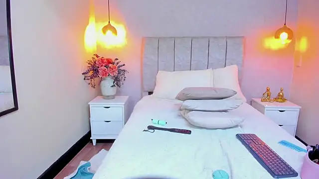 tutu milf online show from October 2025 01:32:01 PM