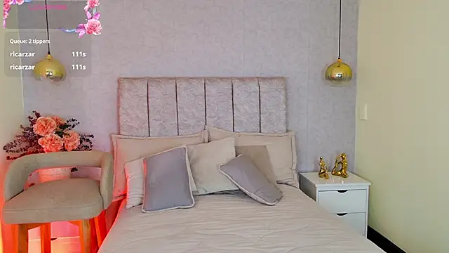 tutu milf online show from April 2026 07:06:02 PM