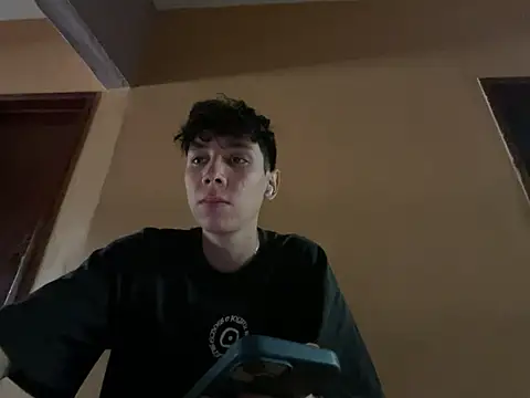 Snapshot of Omaaaaaaa00001 chatting on February 2025 07:18:02 PM Omaaaaaaa00001 online show from February 2025 07:18:02 PM