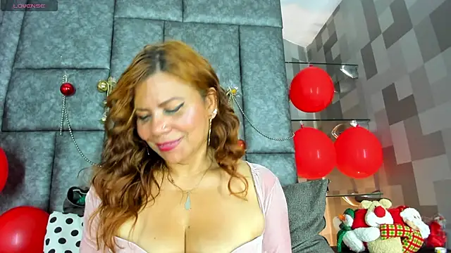 Corina Taylor  online show from December 2024 07:10:01 PM