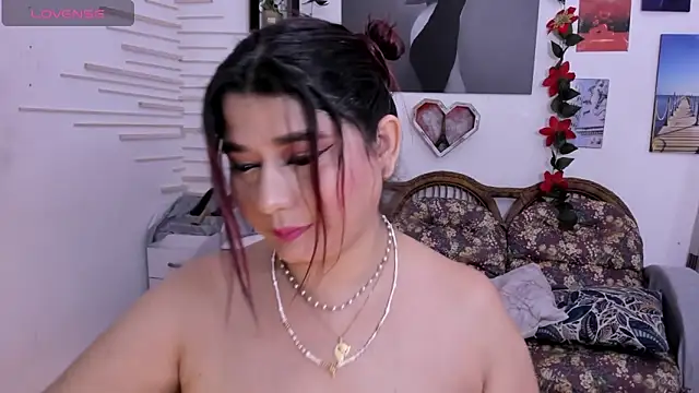 alinabozz1 online show from December 2024 02:24:02 PM